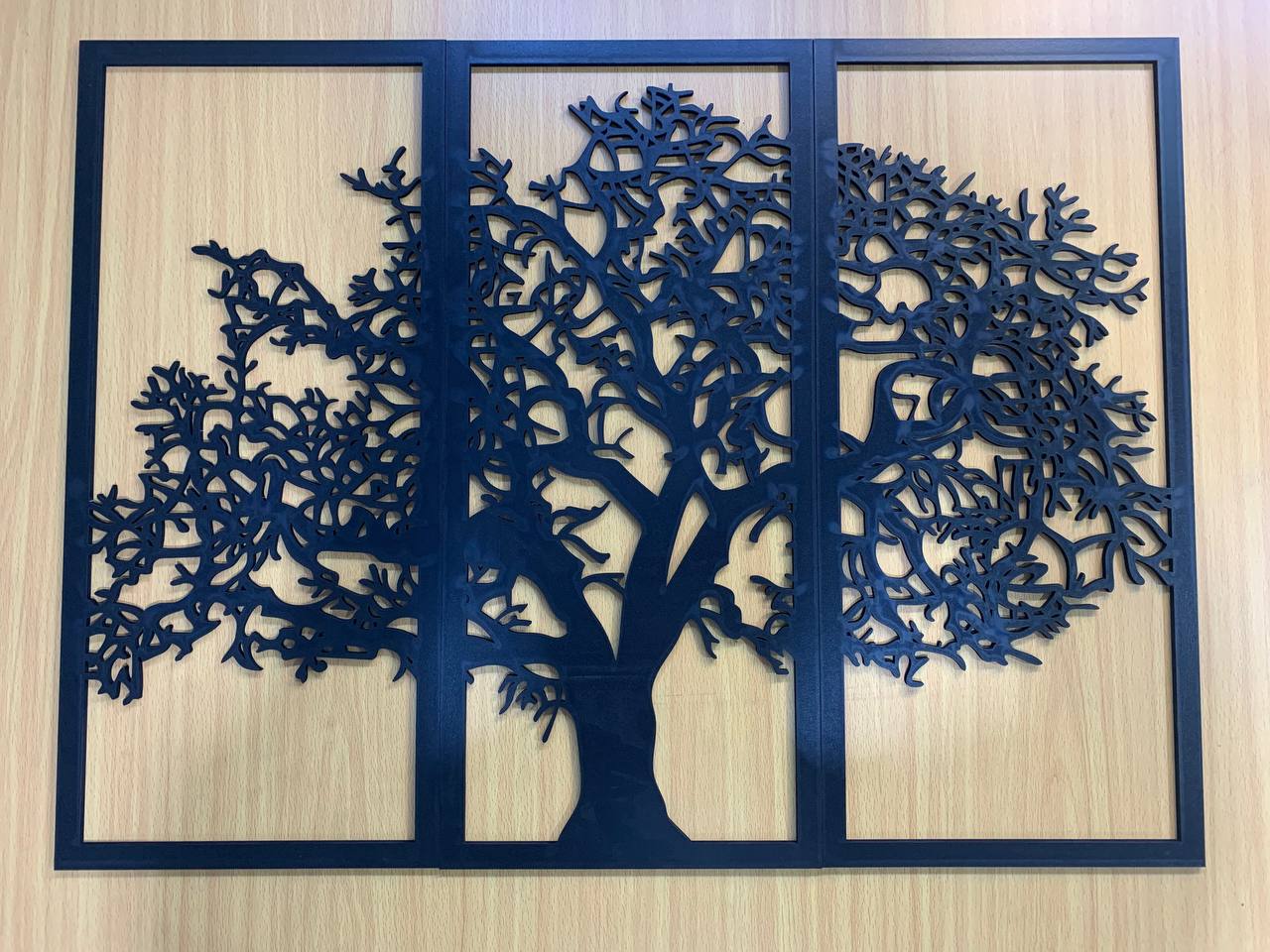 تابلوه الشجره