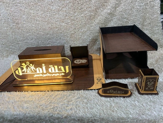 استاند اكريلك حجم 30 سم+طقم للمكتب